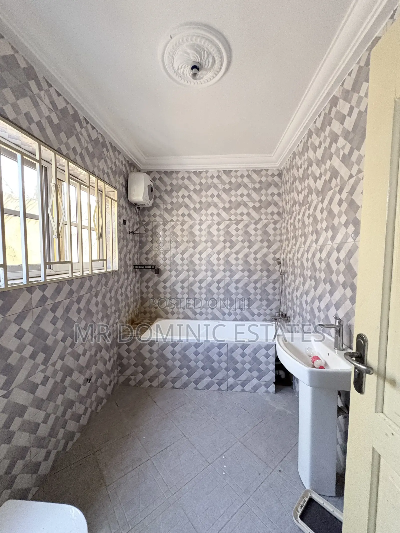 4bdrm Apartment in Mr Dominic Estates, West Hills Mall Area for rent