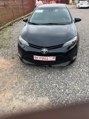 Toyota Corolla LE (1.8L 4cyl 2A) 2018 Black