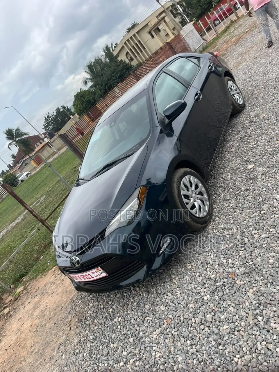 Toyota Corolla LE (1.8L 4cyl 2A) 2018 Black