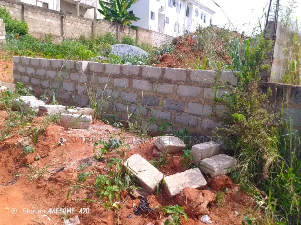 One Plot of Land for Sale in Tuba Fulani