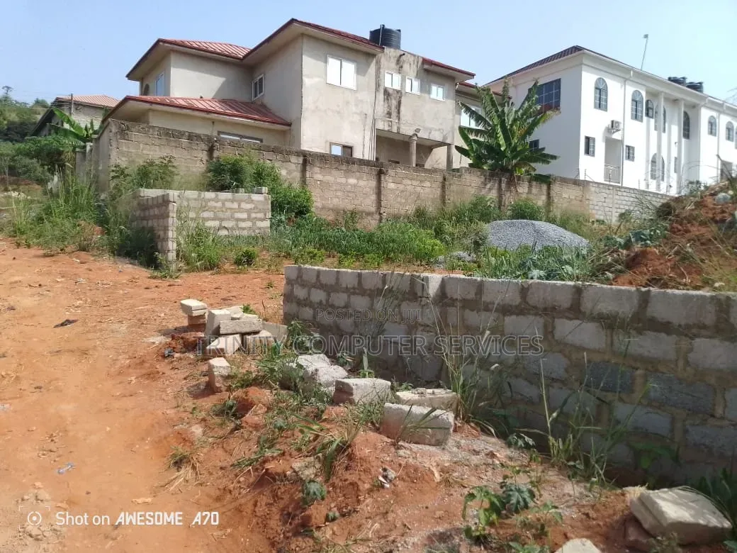 One Plot of Land for Sale in Tuba Fulani