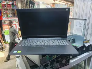 Laptop Lenovo IdeaPad 330 8GB Intel Core i5 HDD 1T