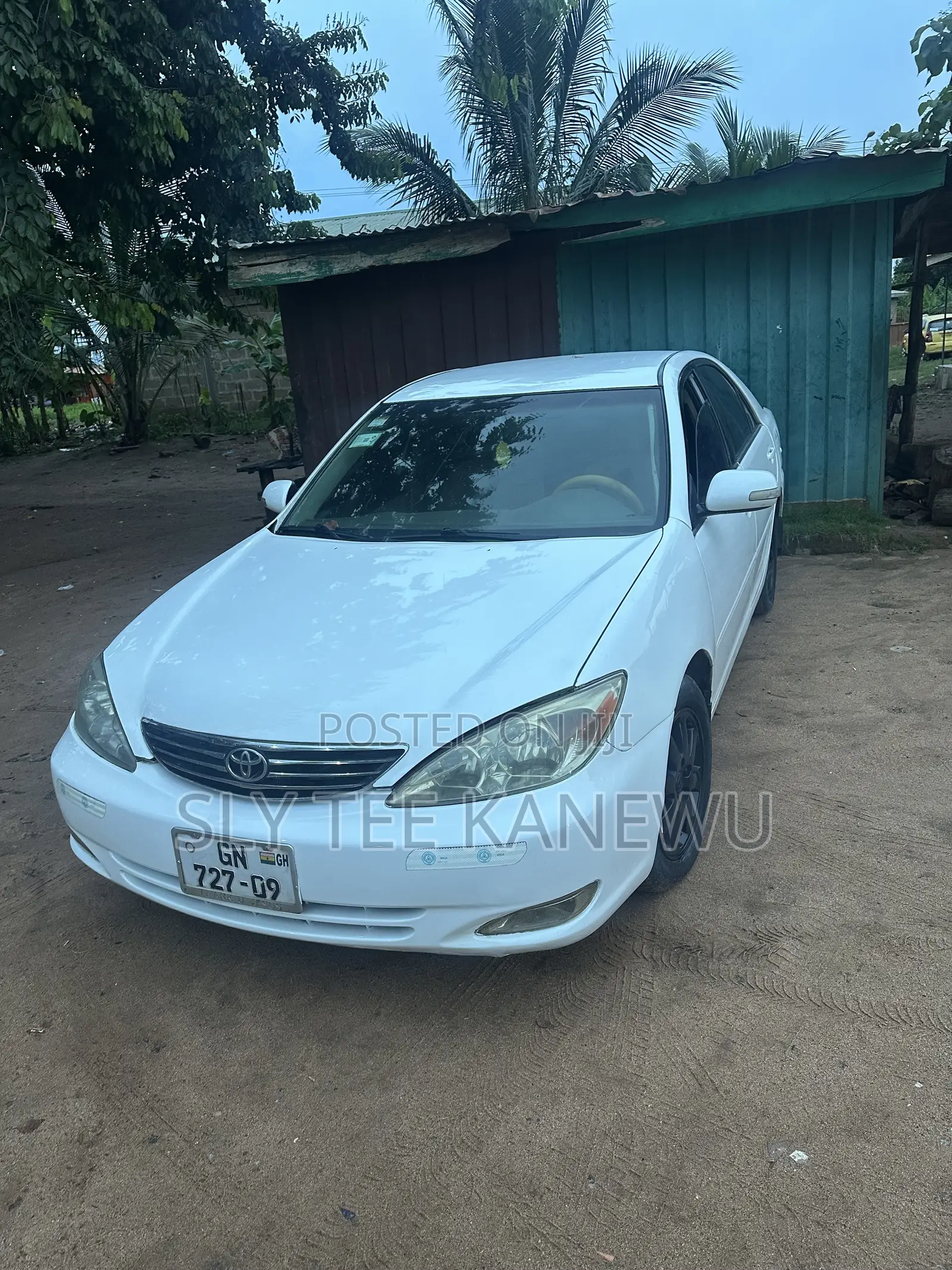 Toyota Camry LE 4dr Sedan (2.4L 4cyl 5M) 2002 White
