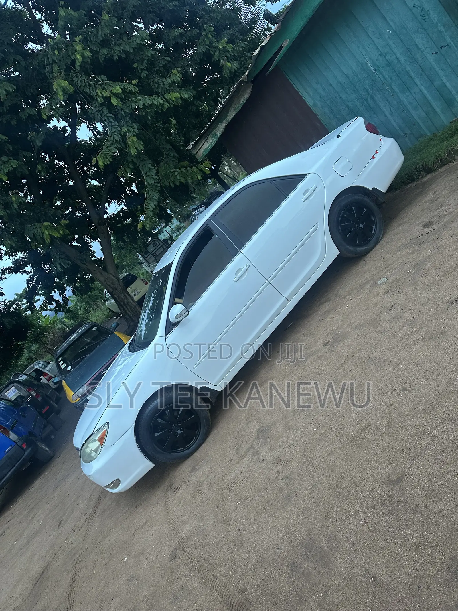 Toyota Camry LE 4dr Sedan (2.4L 4cyl 5M) 2002 White
