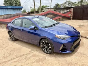 Toyota Corolla SE Special Edition 4dr Sedan (1.8L 4cyl CVT) 2017 Blue