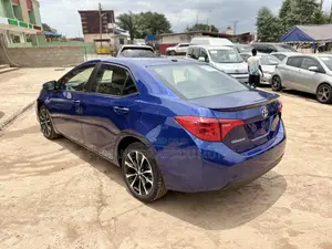 Toyota Corolla SE Special Edition 4dr Sedan (1.8L 4cyl CVT) 2017 Blue