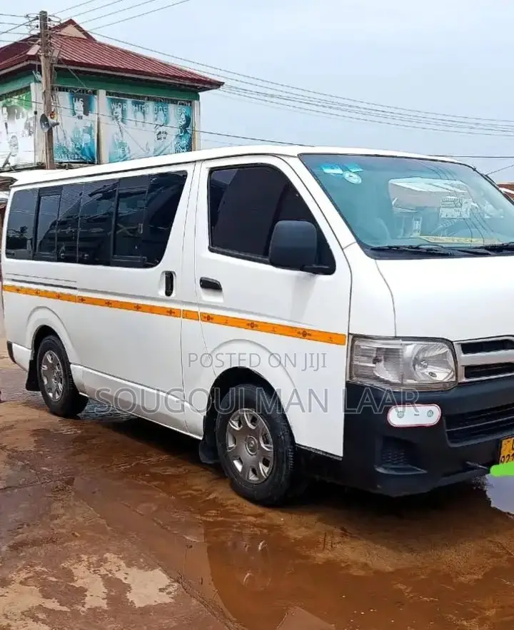 Toyota HiAce 2010 White