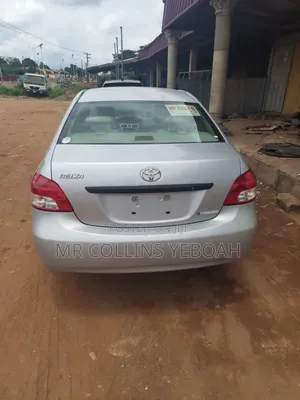 Toyota Belta 2010 Silver