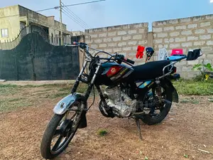 Royal Motorcycle 2025 Black