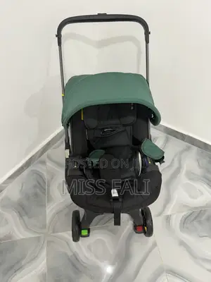 2-in-1 Baby Car Seat & Stroller. Excellent Condition