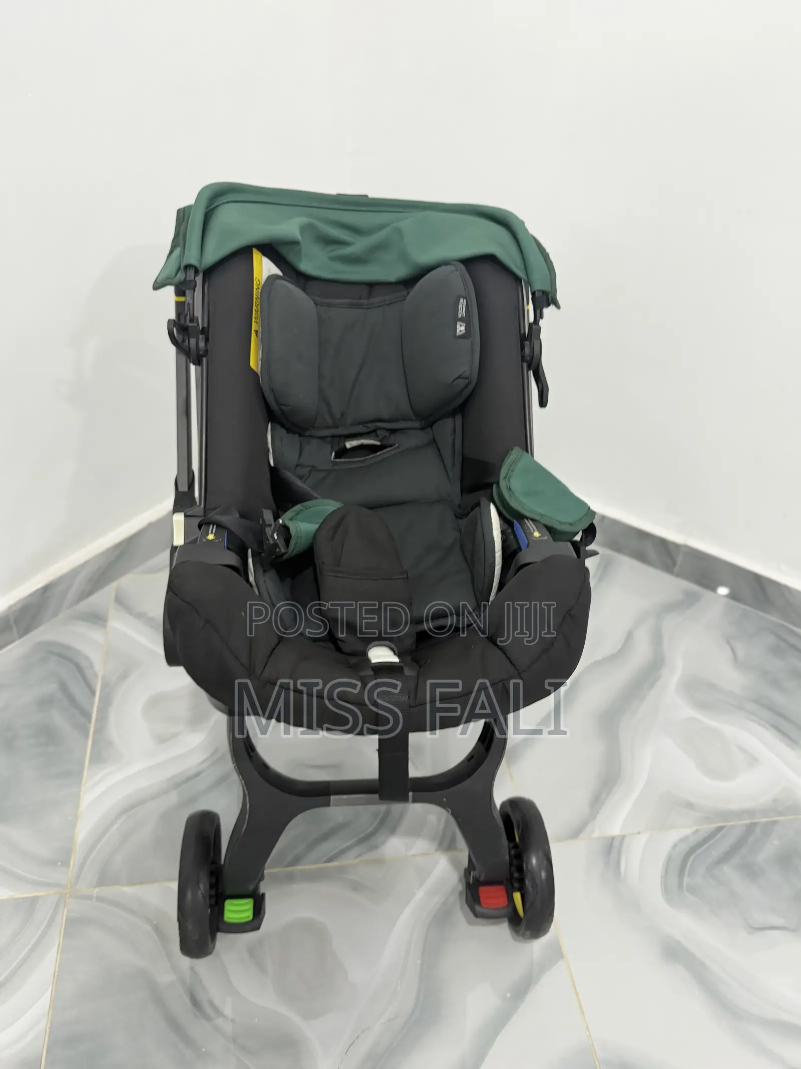 2-in-1 Baby Car Seat & Stroller. Excellent Condition