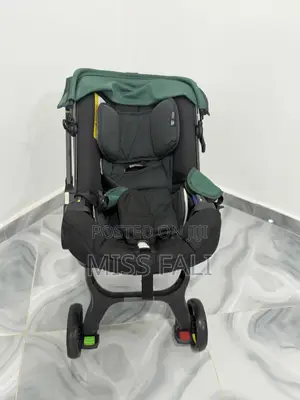 2-in-1 Baby Car Seat & Stroller. Excellent Condition