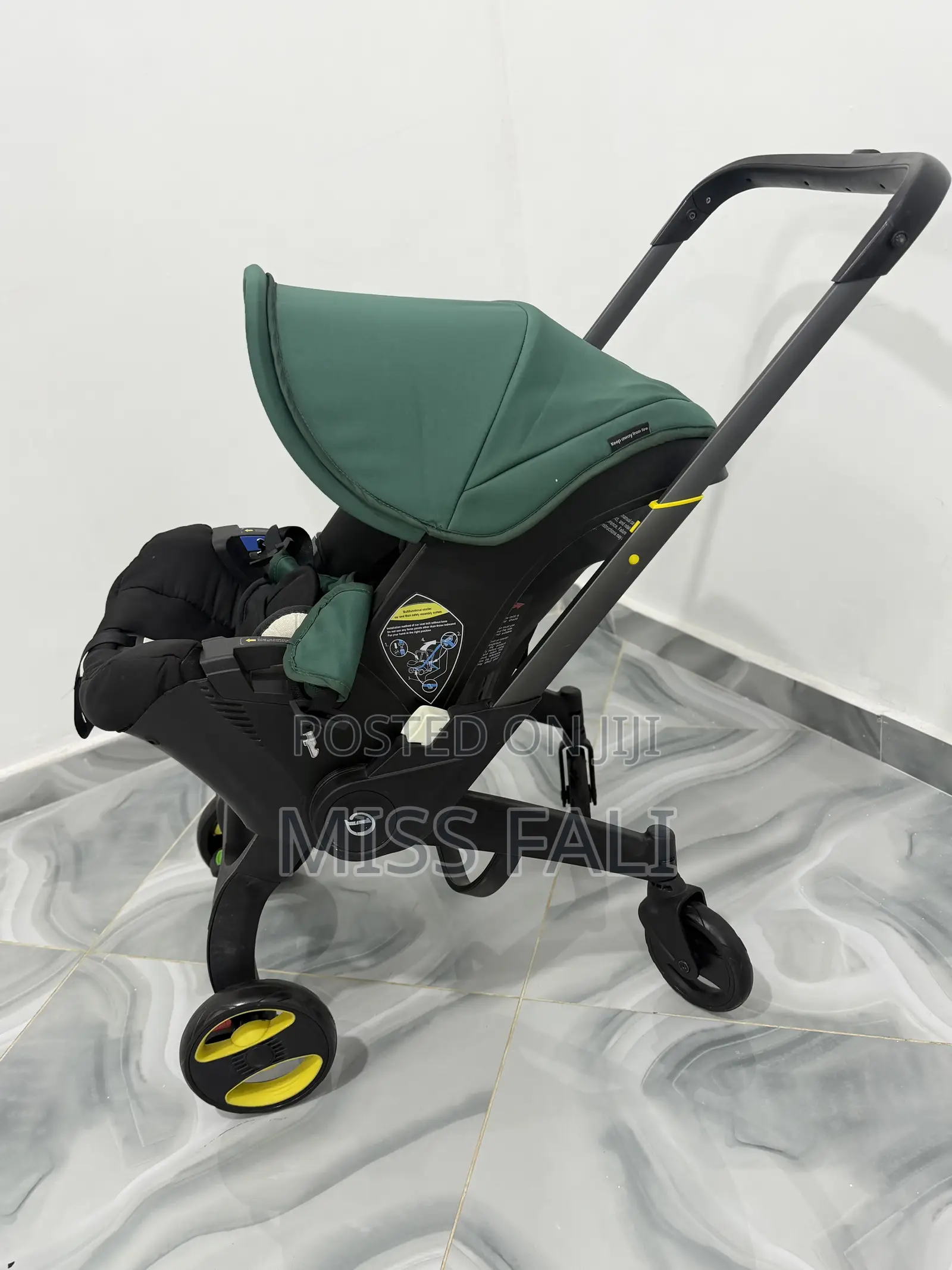 2-in-1 Baby Car Seat & Stroller. Excellent Condition