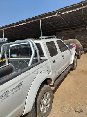 Nissan Hardbody 2020 White