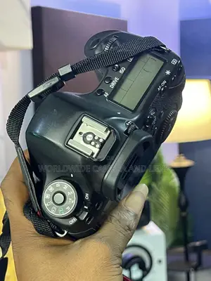 Canon 6D Body Battery , and Charger