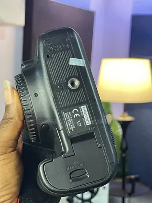 Canon 6D Body Battery , and Charger