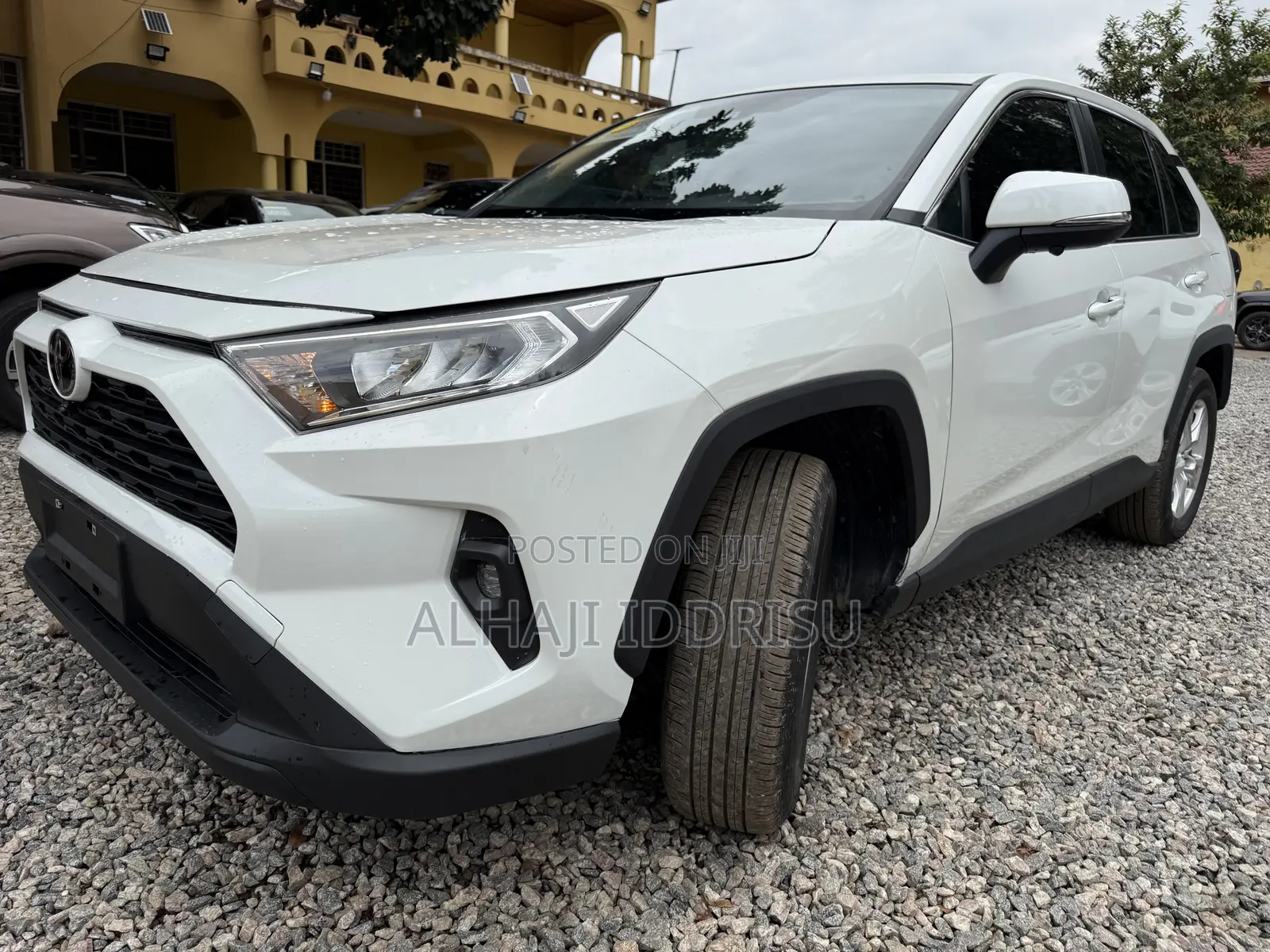 Toyota RAV4 XLE 2025 White