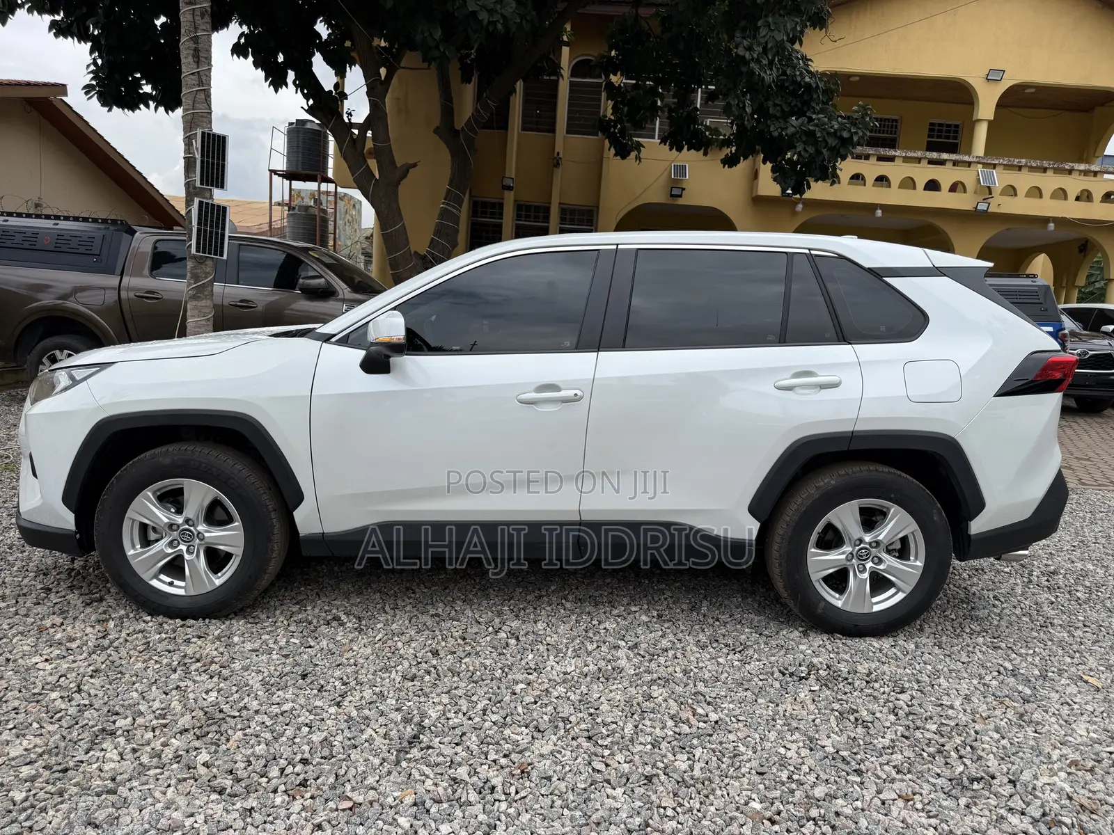 Toyota RAV4 XLE 2025 White