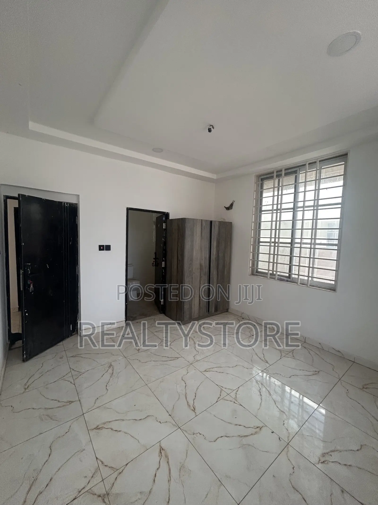 4bdrm House in Kwabenya, Accra Metropolitan for sale