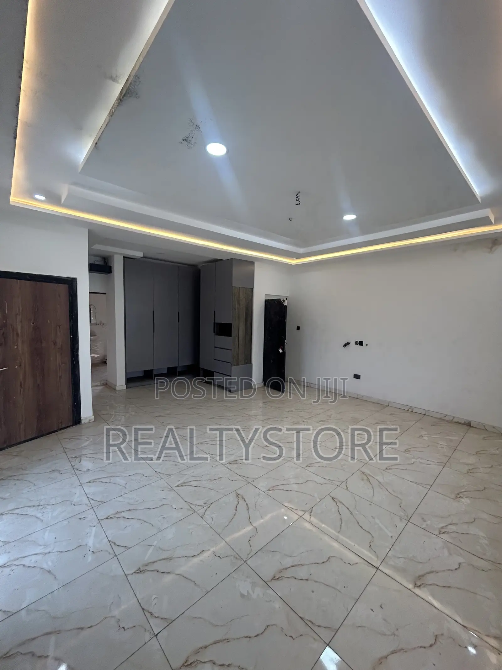 4bdrm House in Kwabenya, Accra Metropolitan for sale
