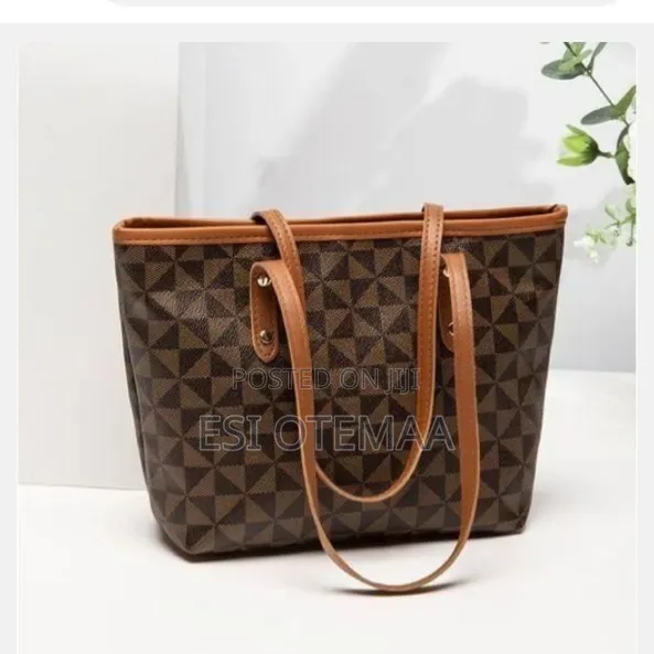 Miz Otemaa's Kloding