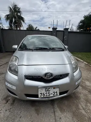 Toyota Vitz 1.3 AWD 3dr 2010 Silver