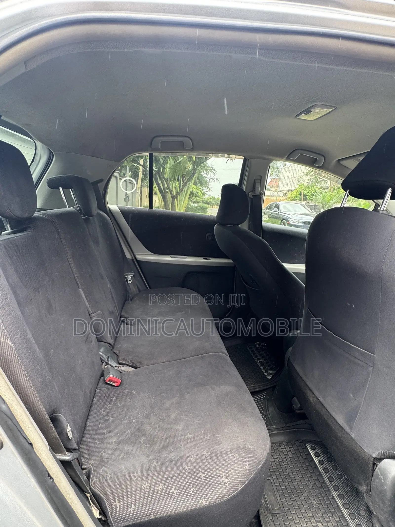Toyota Vitz 1.3 AWD 3dr 2010 Silver