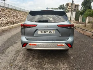 Toyota Highlander 2021 Silver