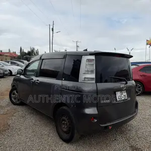 Toyota Sienta 2014 Gray