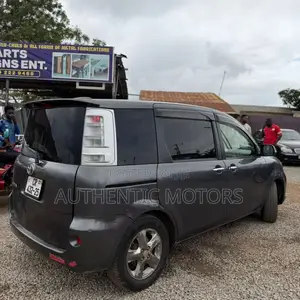 Toyota Sienta 2014 Gray