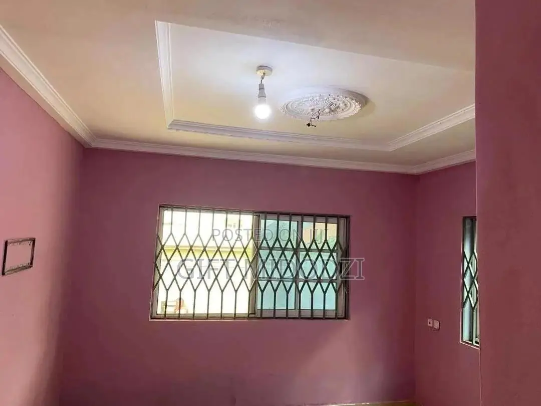 3bdrm House in Nsawam Adoagyiri Municipal for rent