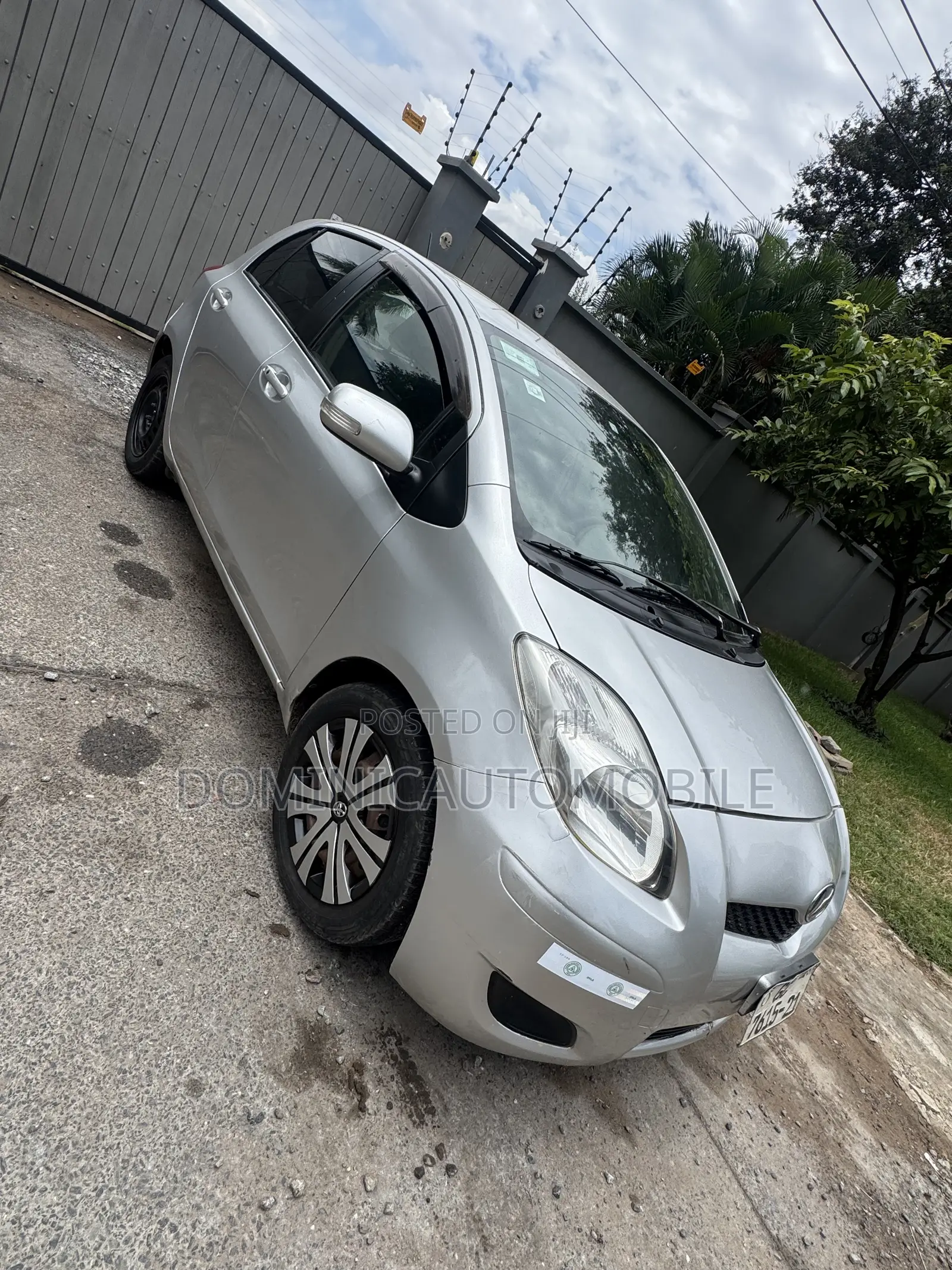 Toyota Vitz 1.3 AWD 3dr 2010 Silver