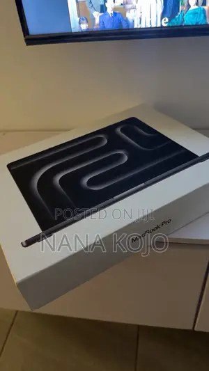 New Laptop Apple MacBook Pro 16GB Apple M5 SSD 1T