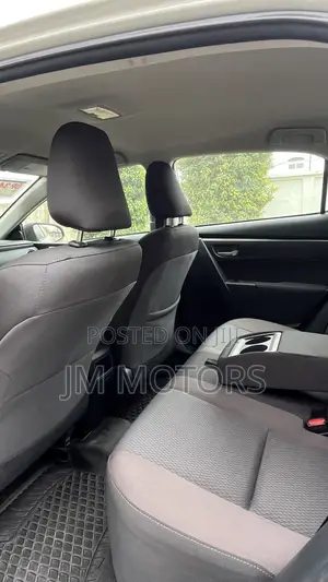 Toyota Corolla LE Eco (1.8L 4cyl 2A) 2018 White