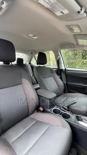 Toyota Corolla LE Eco (1.8L 4cyl 2A) 2018 White
