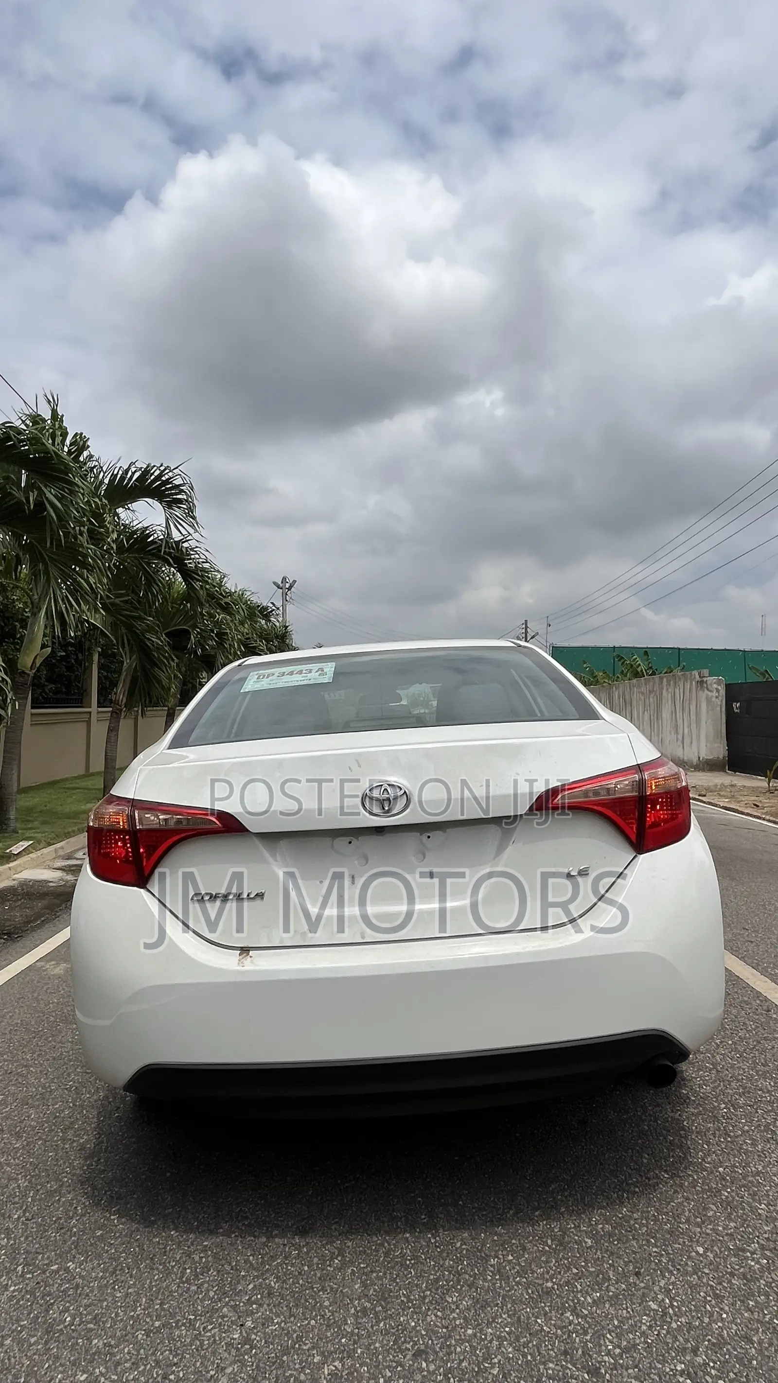 Toyota Corolla LE Eco (1.8L 4cyl 2A) 2018 White