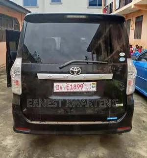 Toyota Voxy 2011 Black