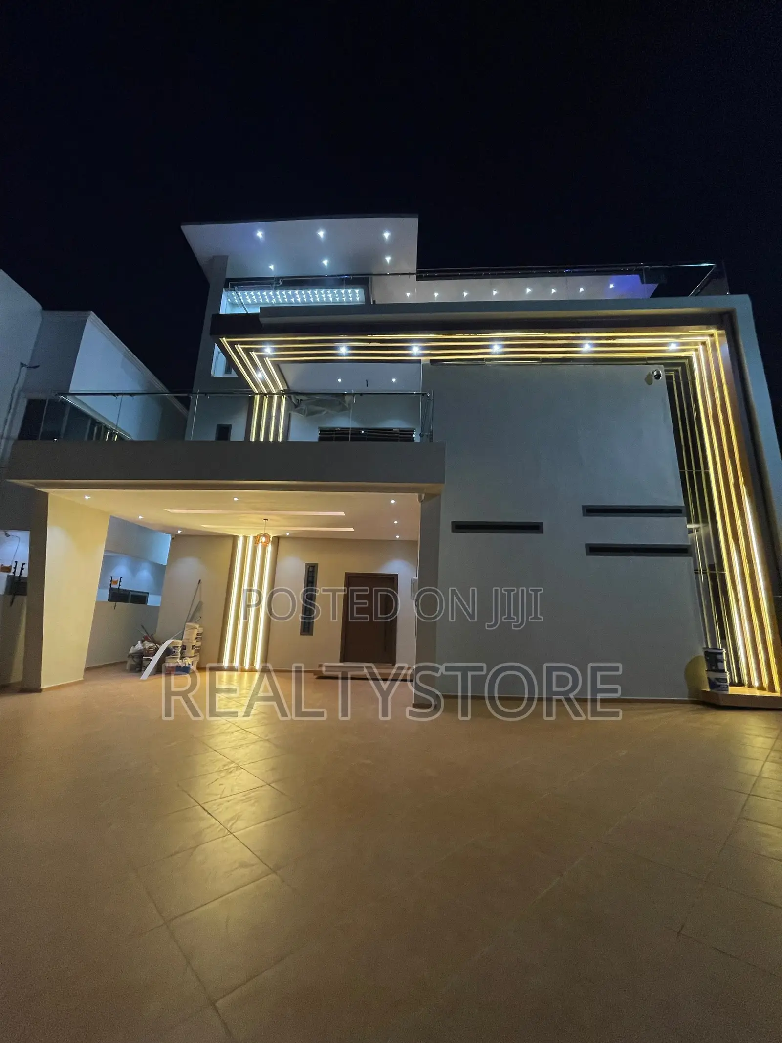 6bdrm Penthouse in Ashongman Estate, Accra Metropolitan for sale