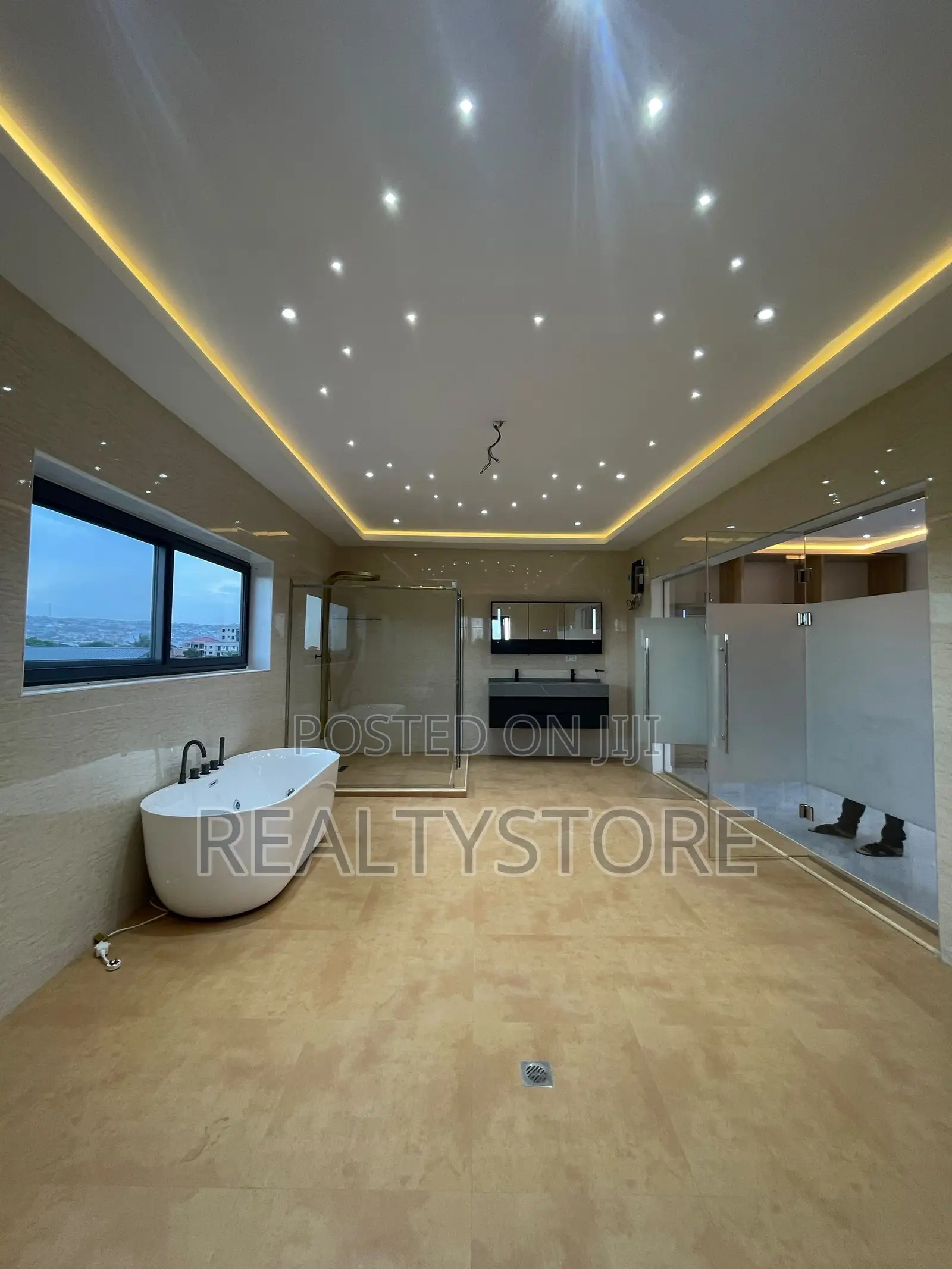 6bdrm Penthouse in Ashongman Estate, Accra Metropolitan for sale