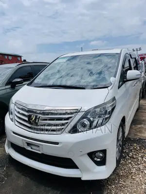 Toyota Alphard 2.4 Petrol AWD 2014 White
