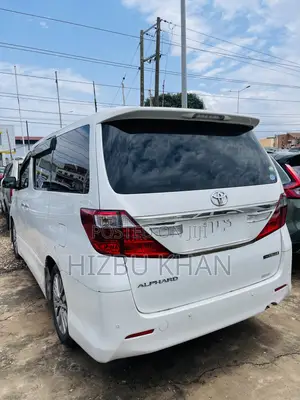 Toyota Alphard 2.4 Petrol AWD 2014 White