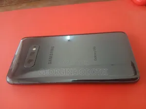 Samsung Galaxy S10e 128 GB Black