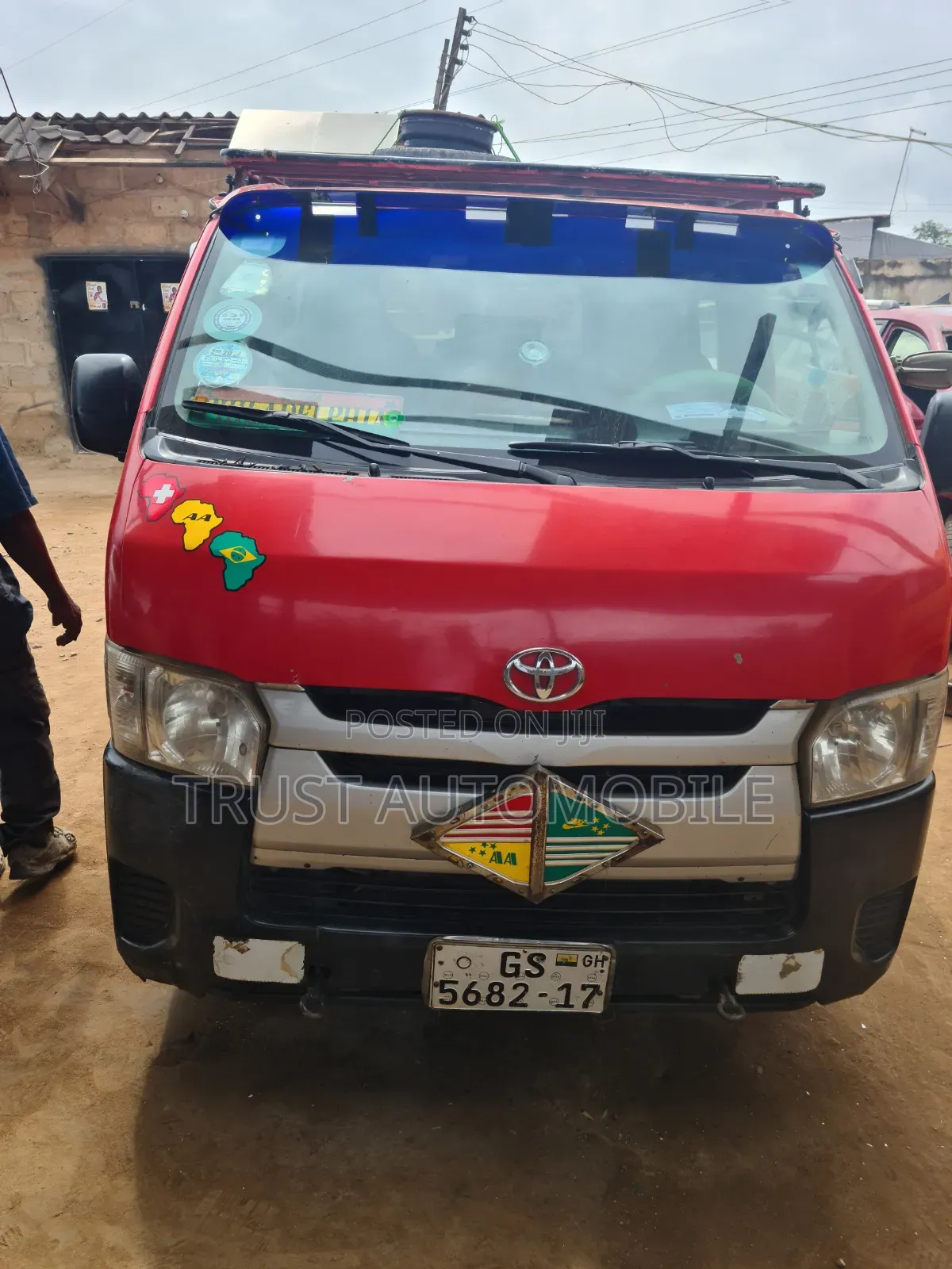 Toyota HiAce 2017 Red