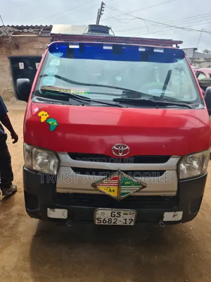 Toyota HiAce 2017 Red