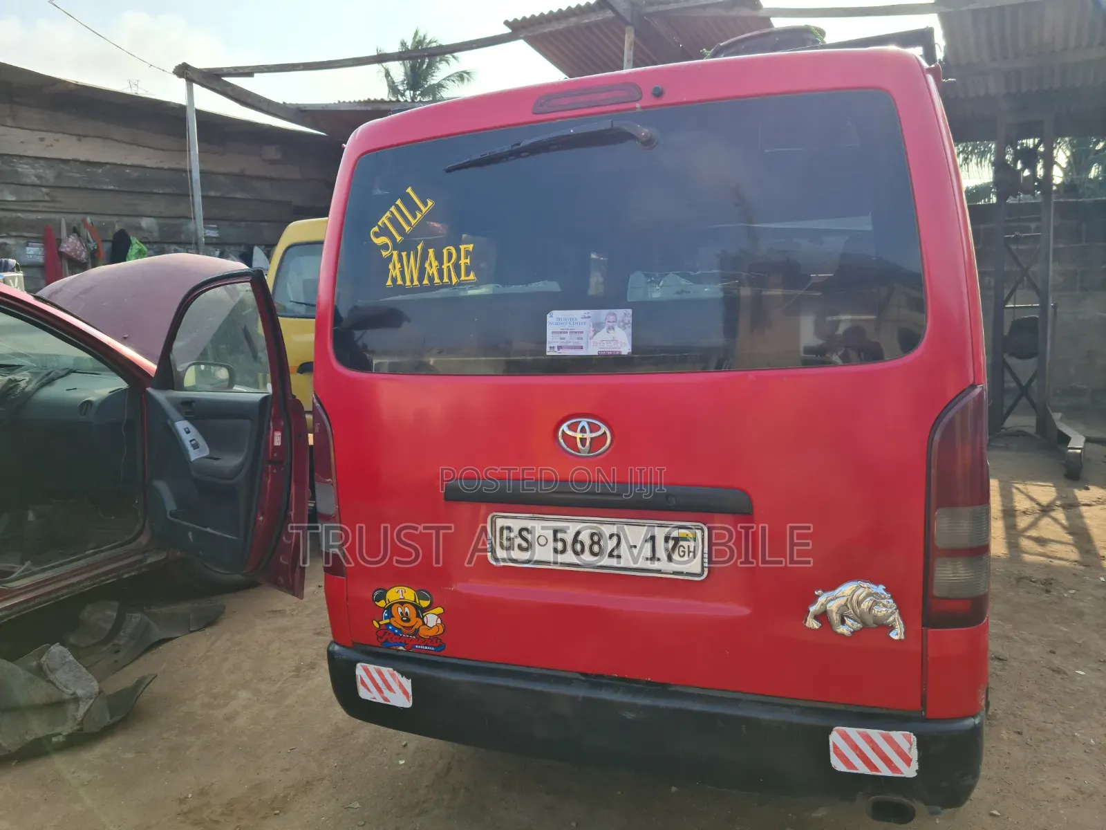 Toyota HiAce 2017 Red