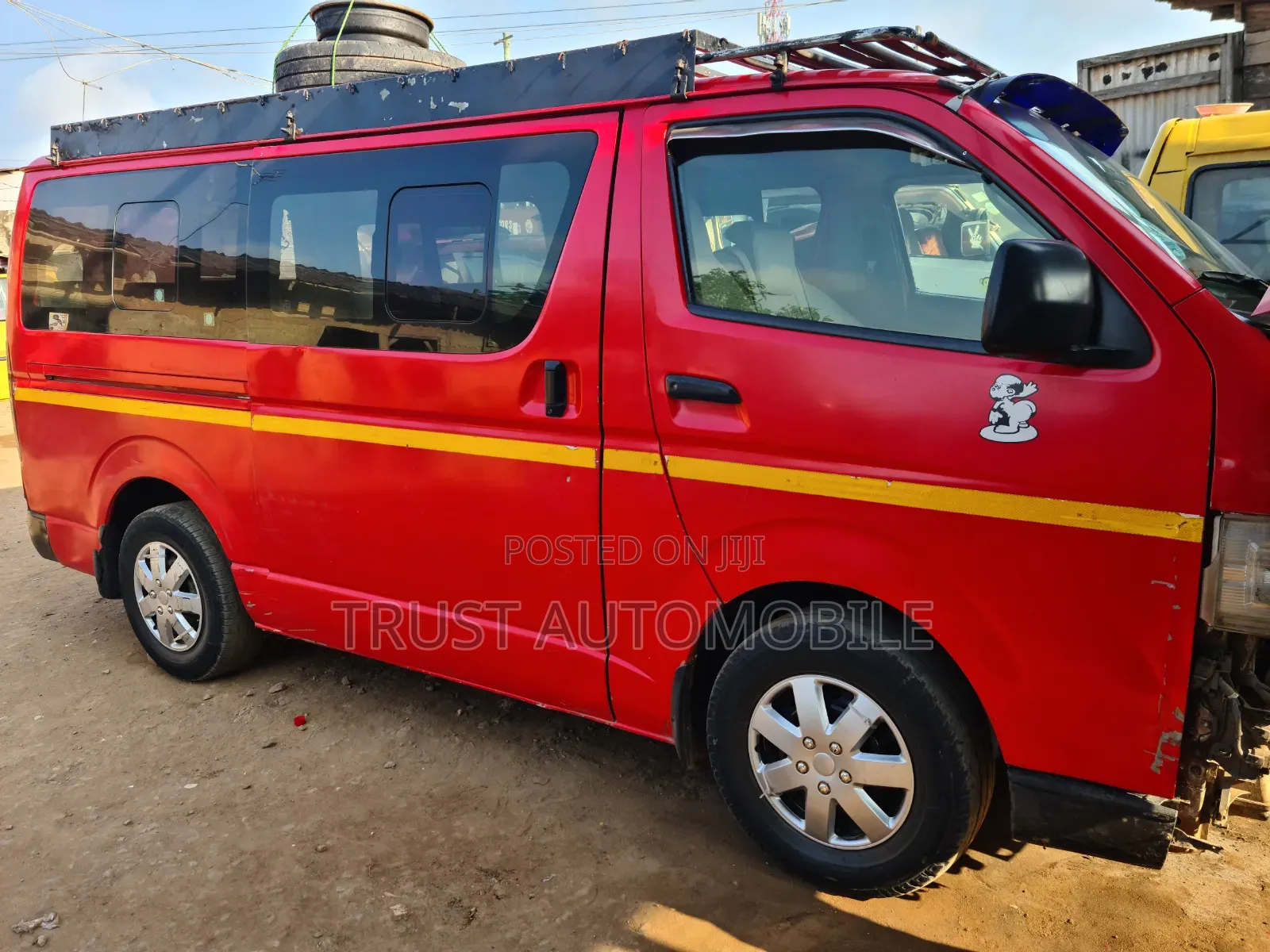 Toyota HiAce 2017 Red