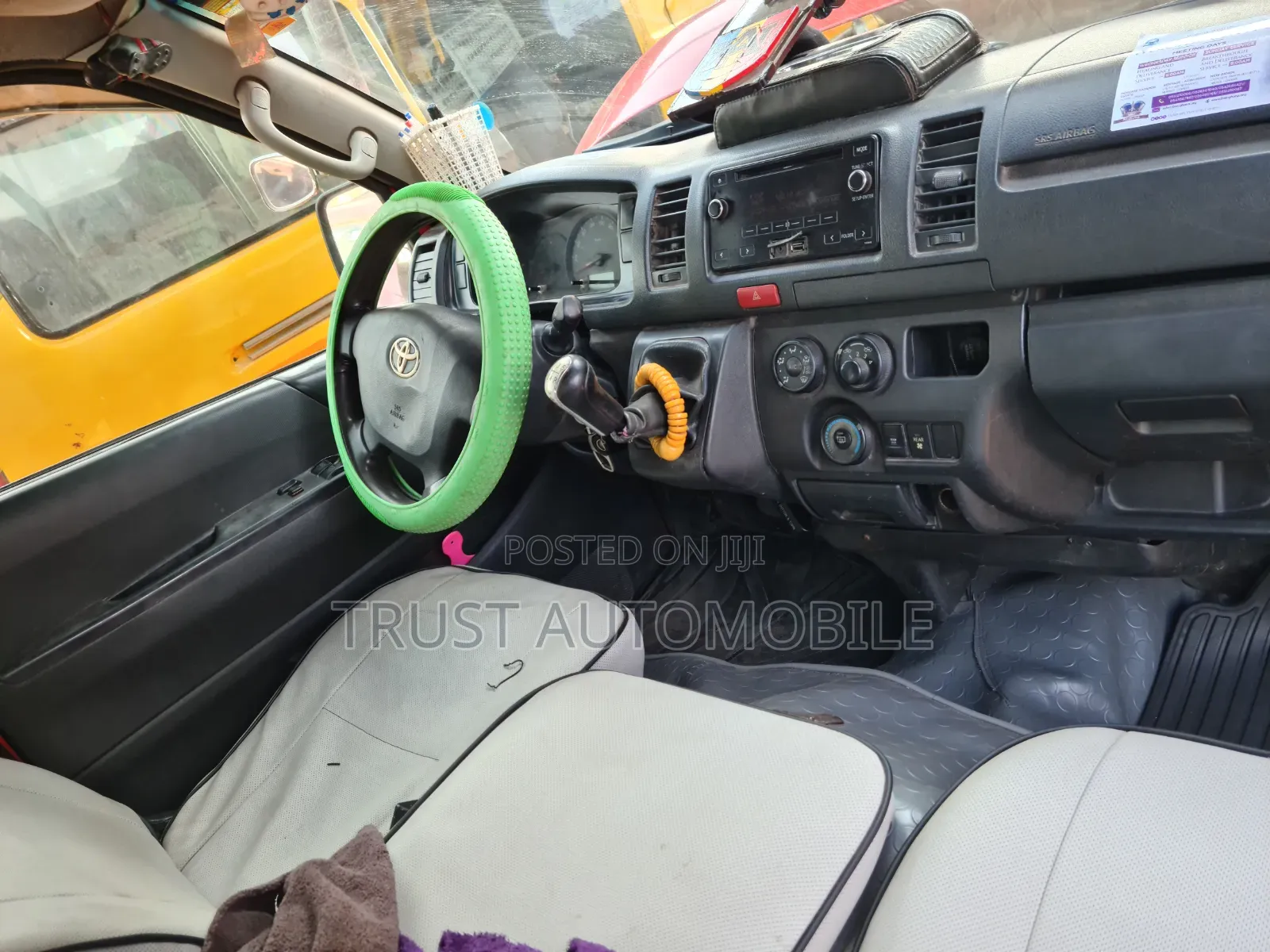 Toyota HiAce 2017 Red