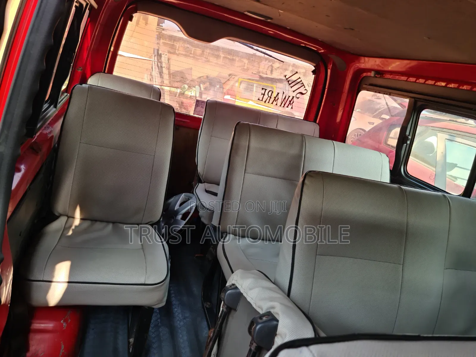 Toyota HiAce 2017 Red