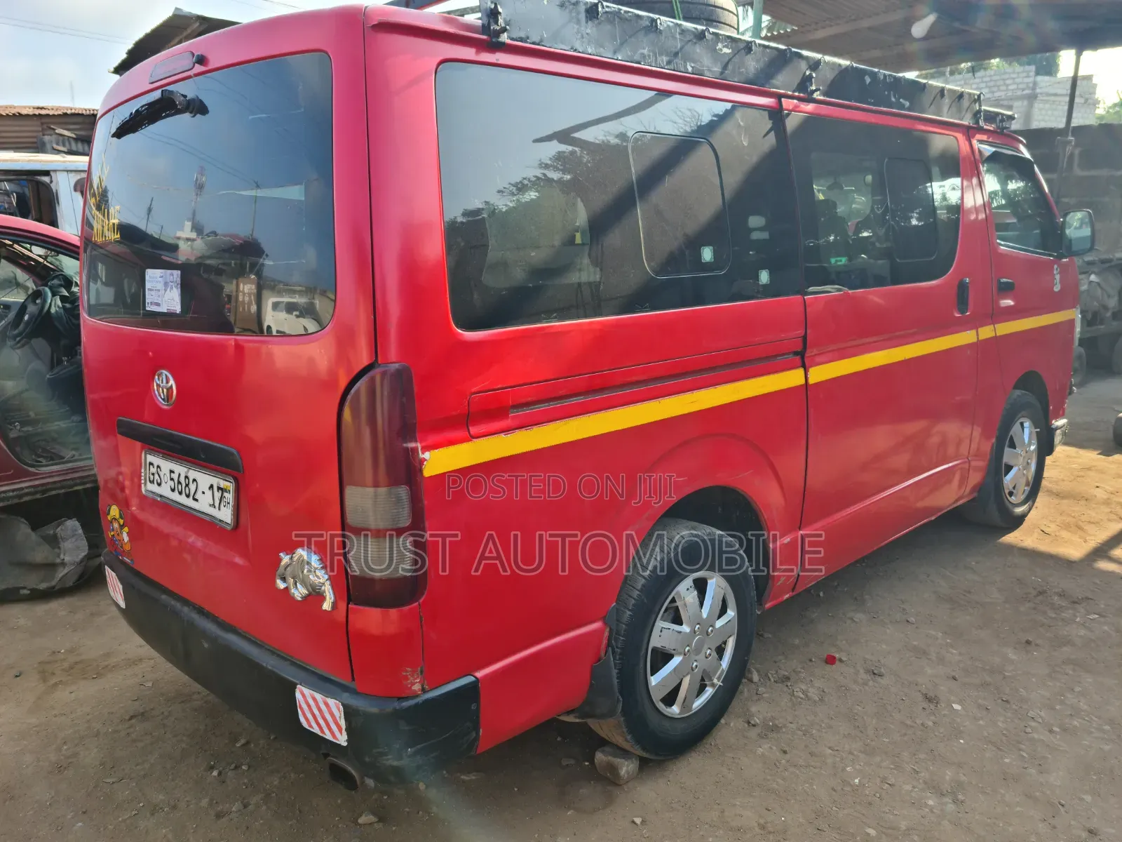 Toyota HiAce 2017 Red