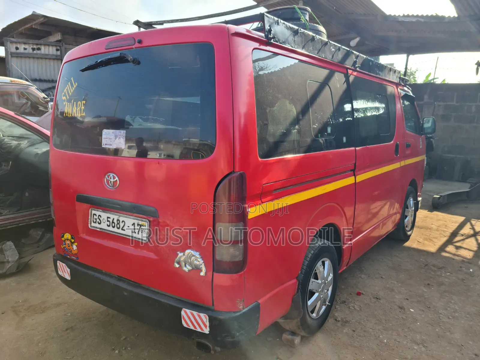 Toyota HiAce 2017 Red